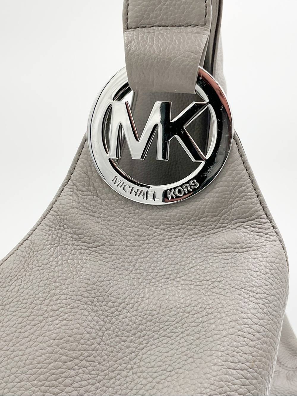 Michael Kors Pearl Grey Fulton Large Pebbled Leather Hobo Bag - Picture 4 of 7